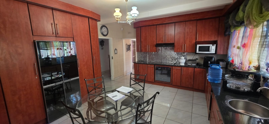 6 Bedroom Property for Sale in Wilkeville North West